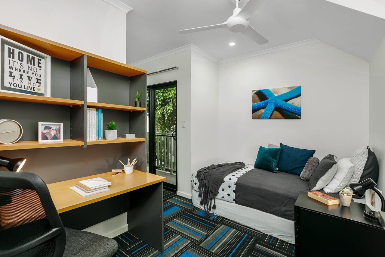 Mihaven Shared Living - Pembroke St Hostel แคนส์ ภายนอก รูปภาพ